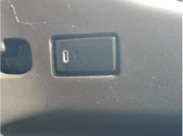 Car image 32