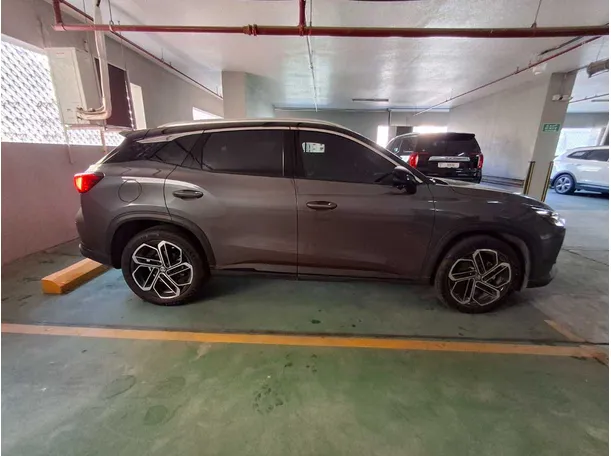 Car image 8