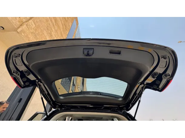 Car image 22