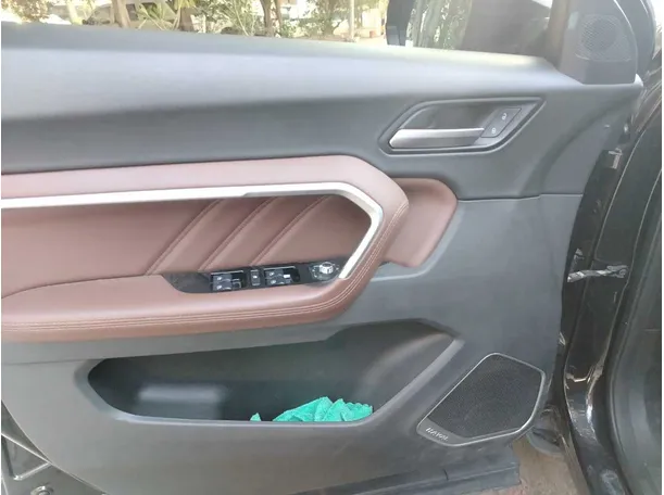 Car image 38