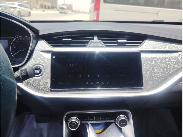Car image 18