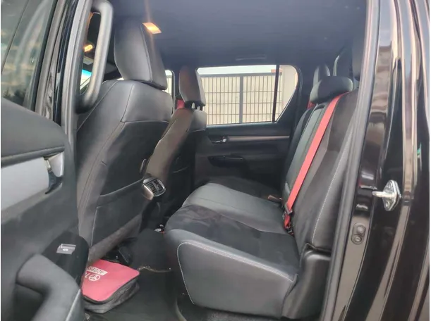 Car image 18