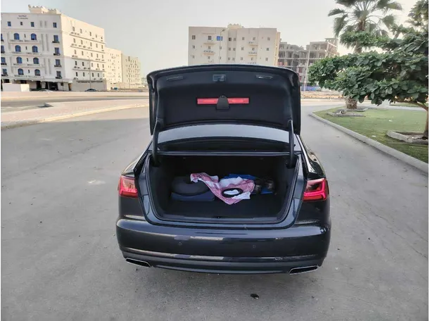 Car image 29