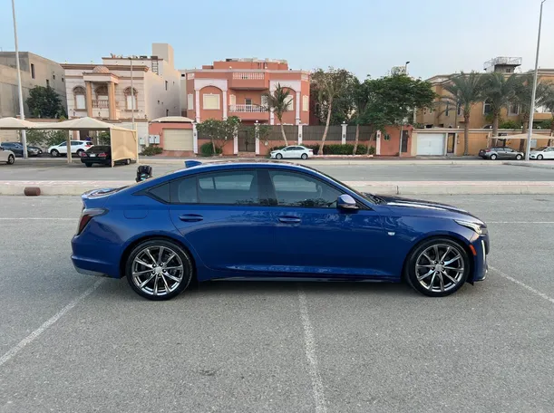 Car image 4