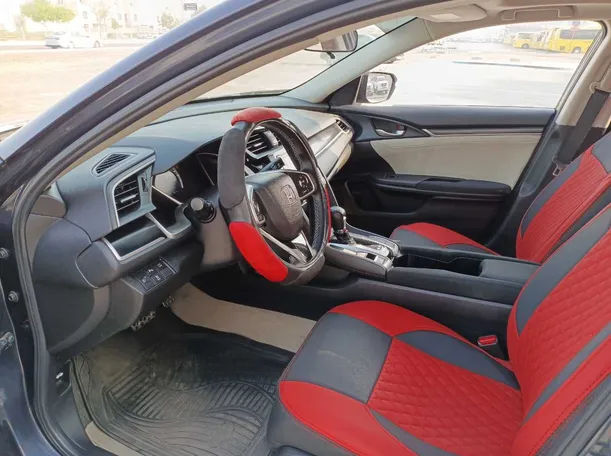 Car image 11