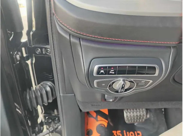 Car image 33