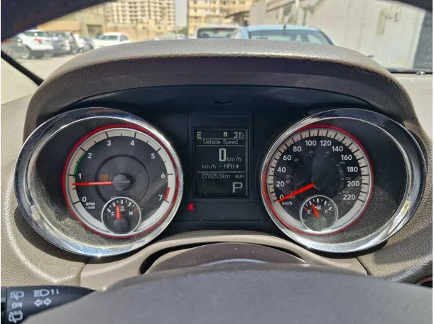 Car image 17