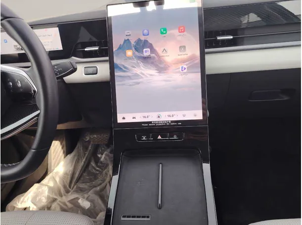 Car image 19