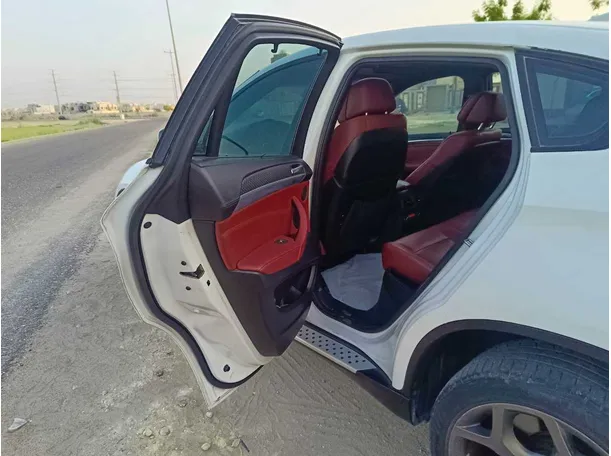 Car image 24