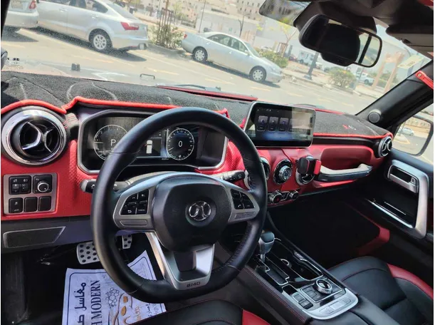 Car image 13