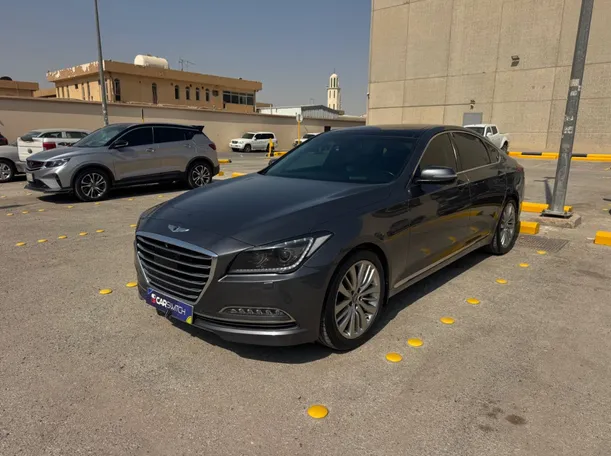 2016 هونداي جينيسيس في الرياض