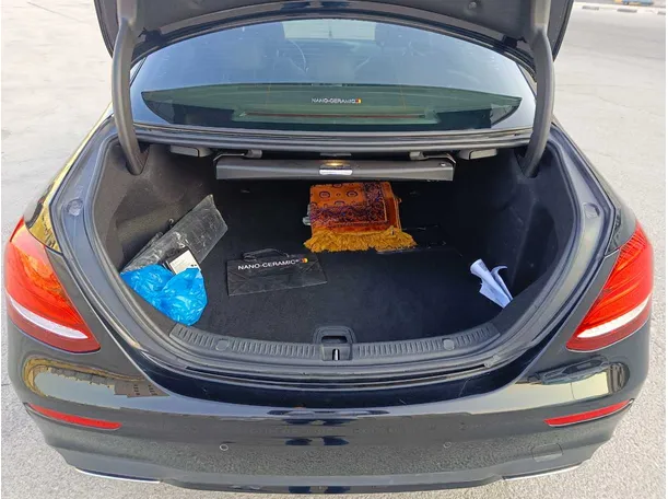 Car image 29