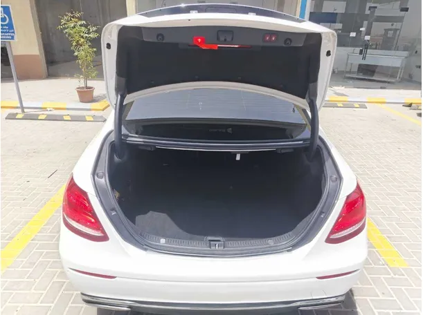 Car image 30