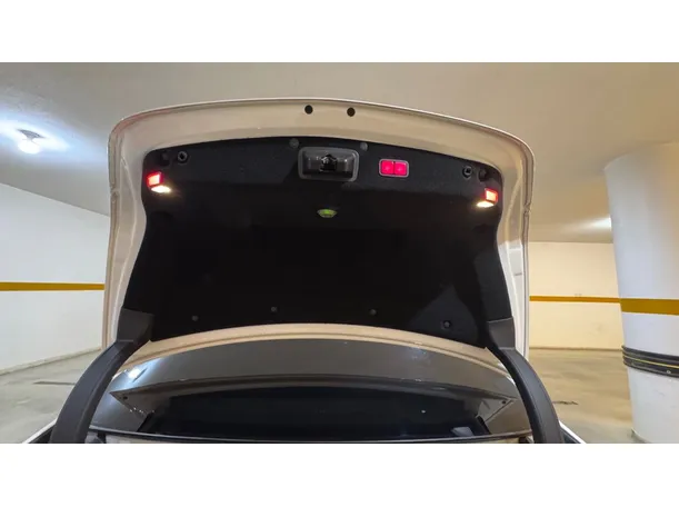 Car image 25