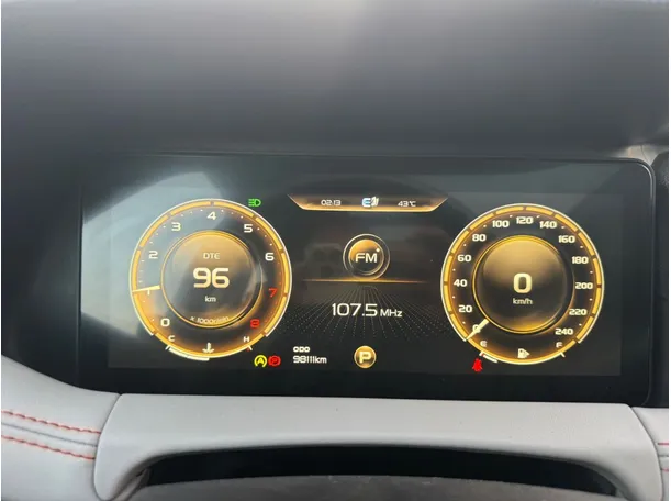 Car image 17