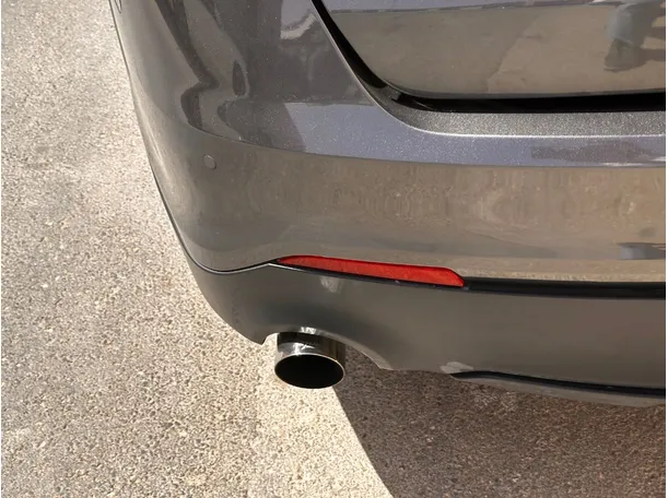 Car image 24