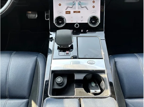 Car image 19