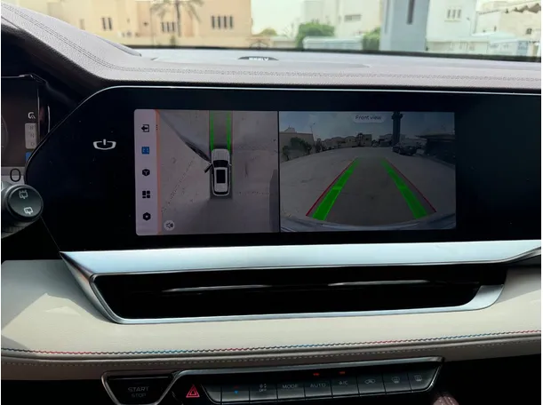Car image 18