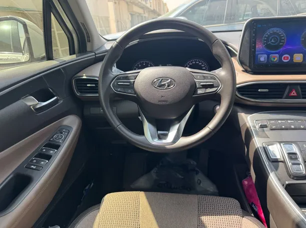Car image 17