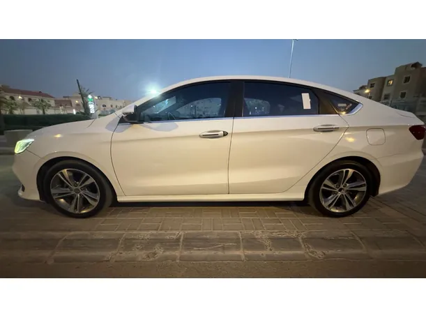 Car image 8