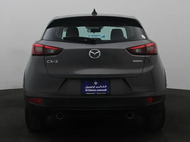 Car image 12