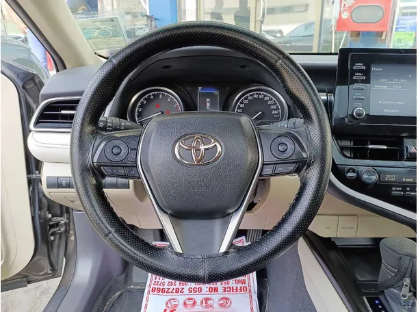 Car image 17