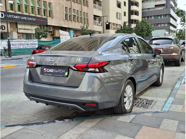 Car image 5