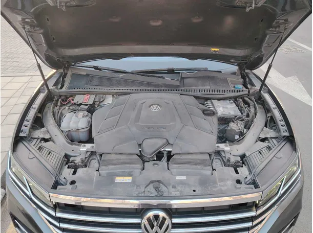Car image 35