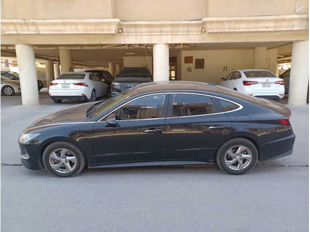Car image 8