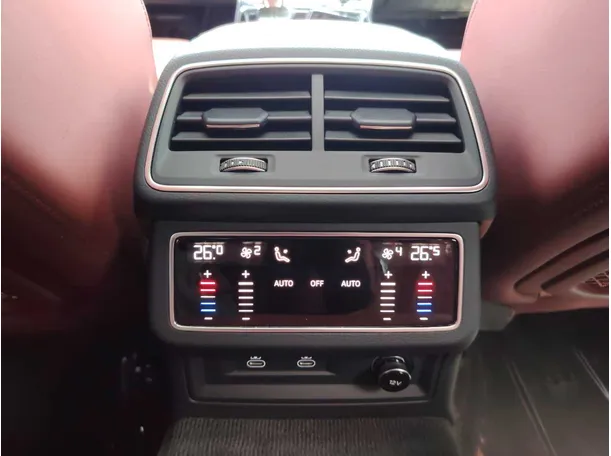 Car image 37
