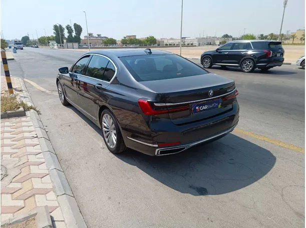 Car image 7