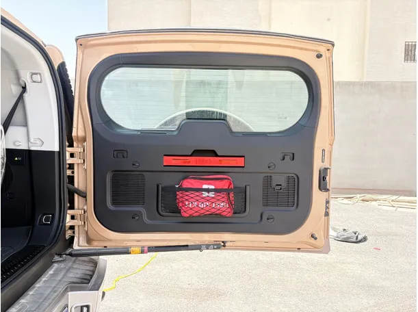 Car image 25