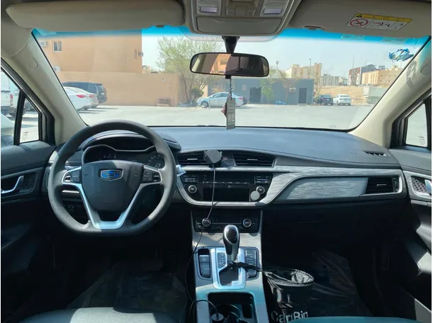 Car image 17