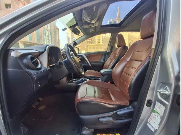 Car image 12
