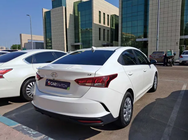 Car image 5