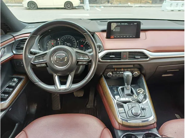 Car image 16