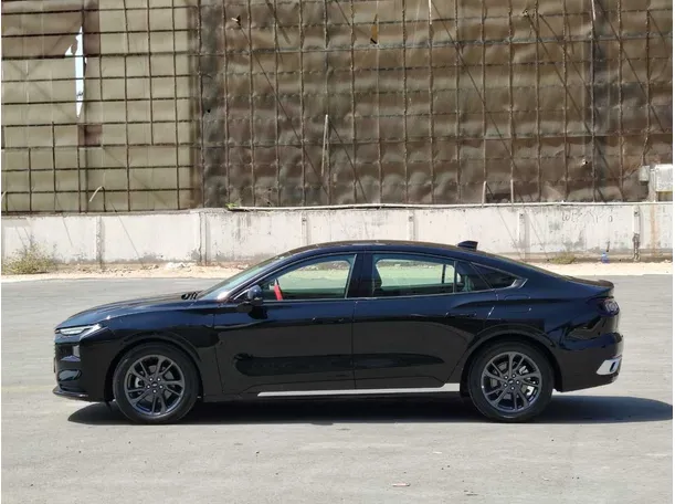 Car image 8