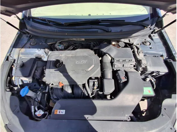 Car image 19