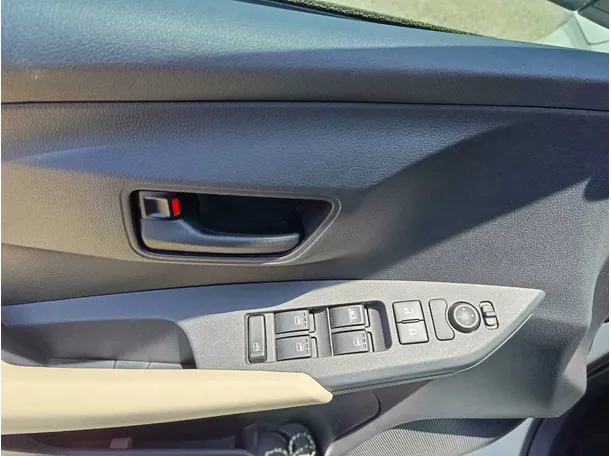 Car image 28