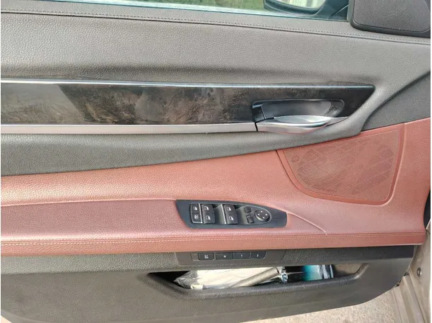 Car image 31