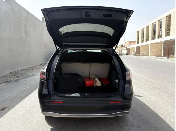 Car image 24