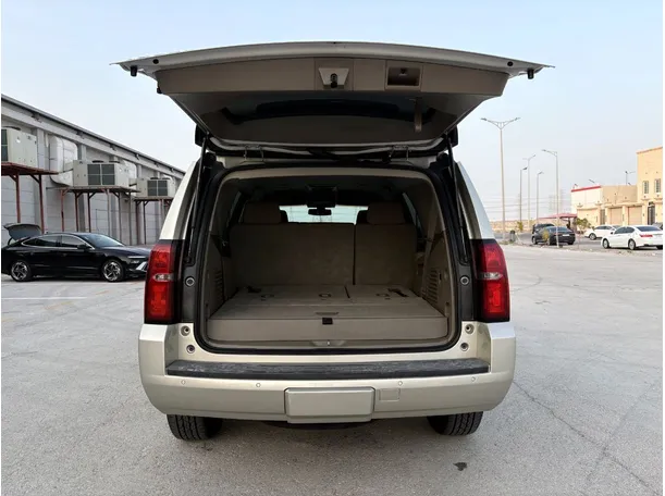 Car image 24