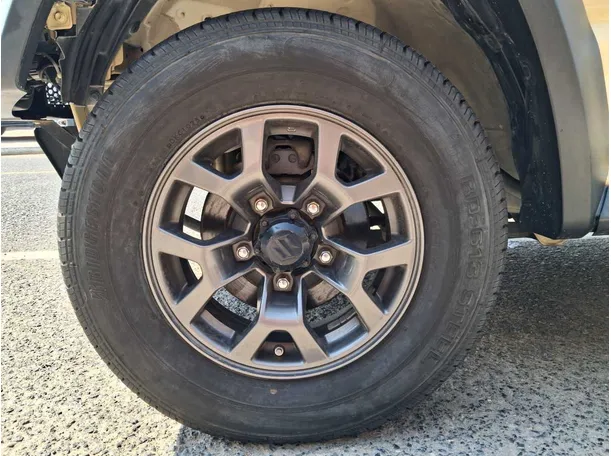 Car image 17