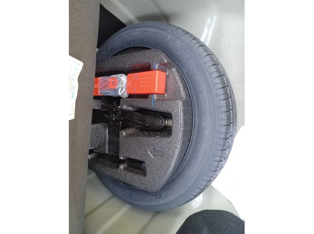 Car image 25