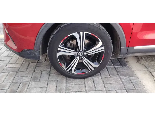 Car image 10
