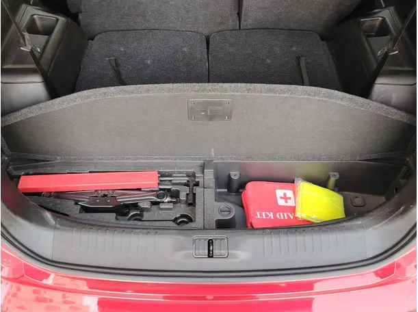 Car image 35