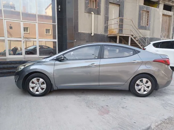 Car image 8