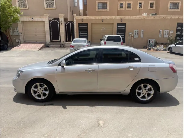 Car image 8