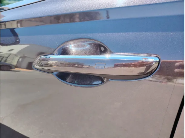Car image 32