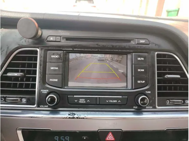Car image 28